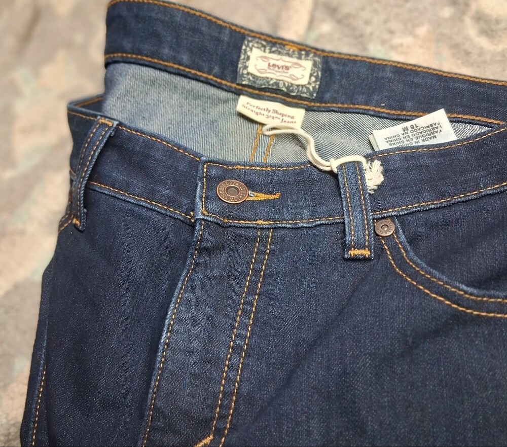 Levi' Womens  Indigo Slim Straight Jeans
